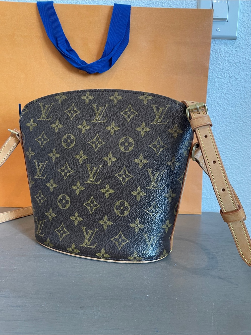 Louis Vuitton Monogram Canvas Bucket Shoulder Bag in Brown